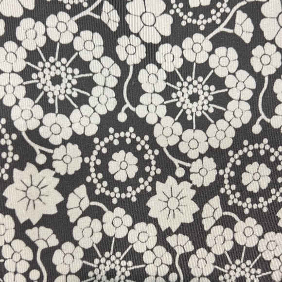 Lululemon compass pants. - Picture 7 of 7